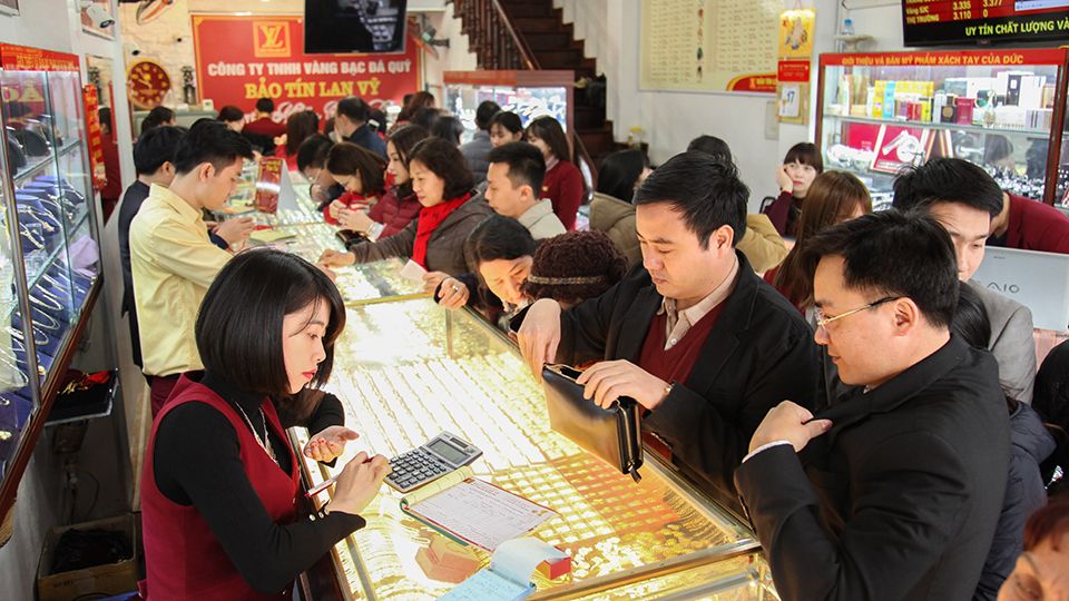 Sáng 24/6: CHỈ VÀI GIỜ NỮA SẼ CÔNG BỐ QUYẾT ĐỊNH CỦA NGƯỜI ANH – VÀNG TIẾP TỤC BẤT ĐỘNG.